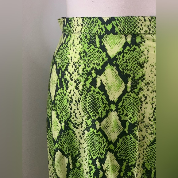 Motel skirt. Python print in lime green & black. Size small. High waisted - Picture 3 of 4